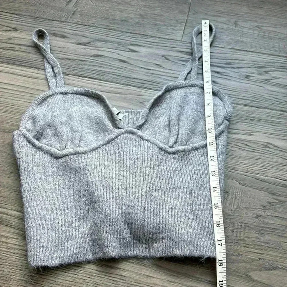 🔥Zara🔥  | Grey ribbed sweater cropped tank top - Picture 6 of 8
